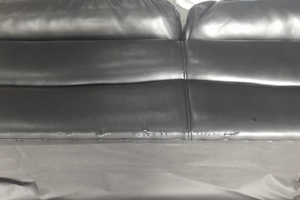 Outlet Verona Black Leather 2 Seater Sofa