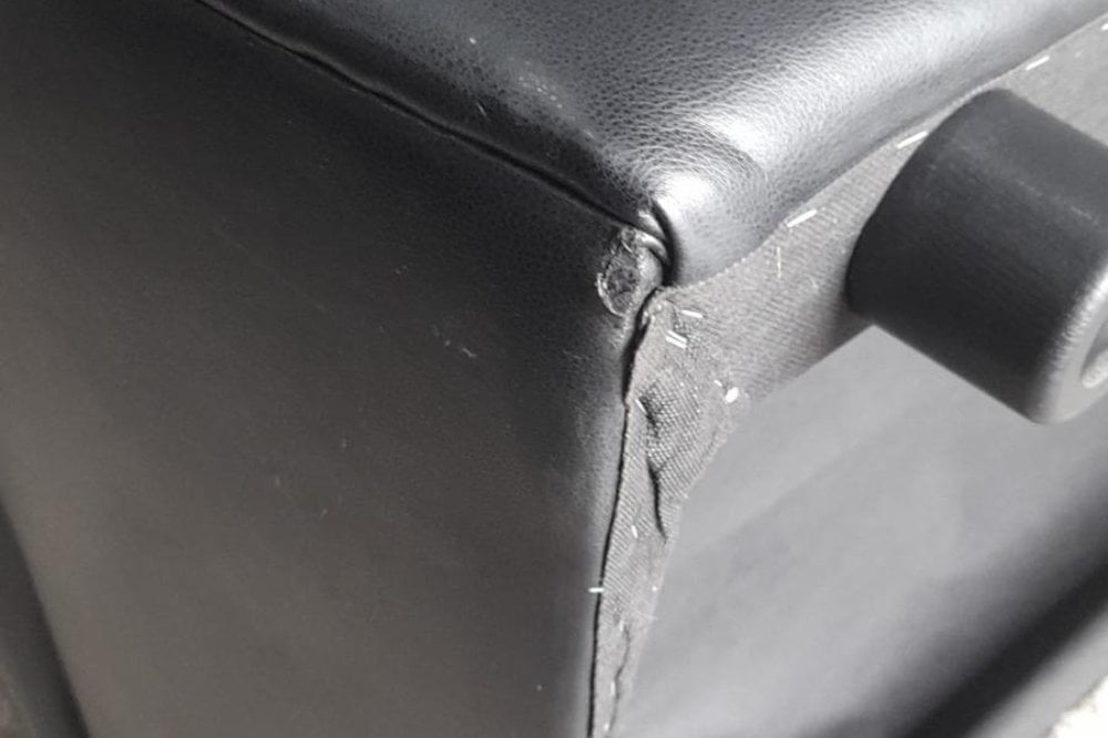 Outlet Verona Black Leather 2 Seater Sofa