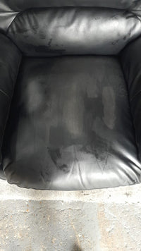 Outlet Verona Black Leather Armchair - Furniture Instore