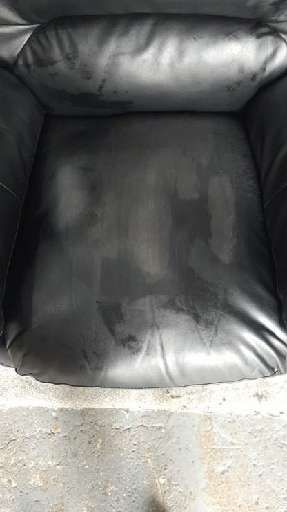 Outlet Verona Black Leather Armchair - Furniture Instore