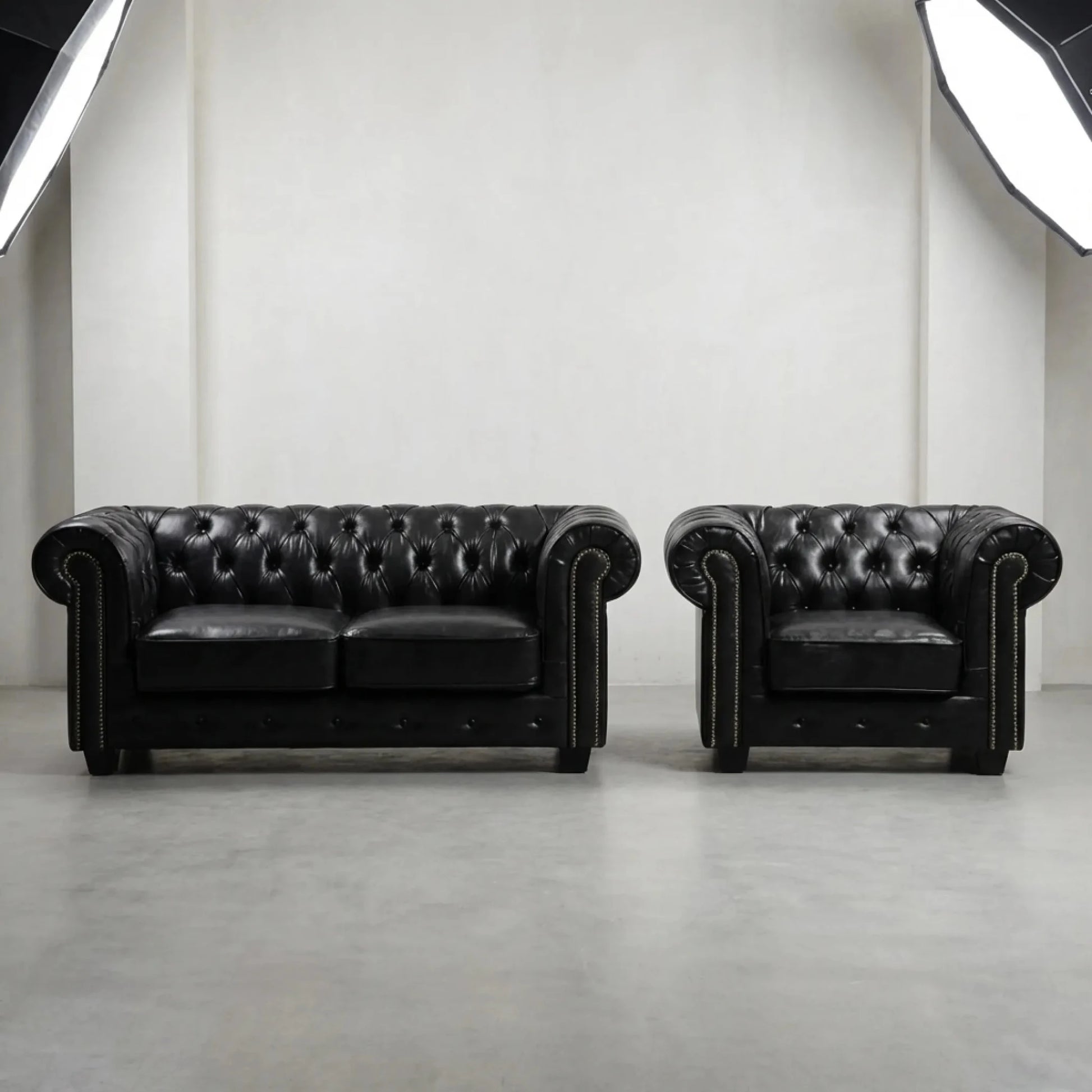 antique-black-leather-chesterfield-2-1-sofa-set-with-deep-buttoning