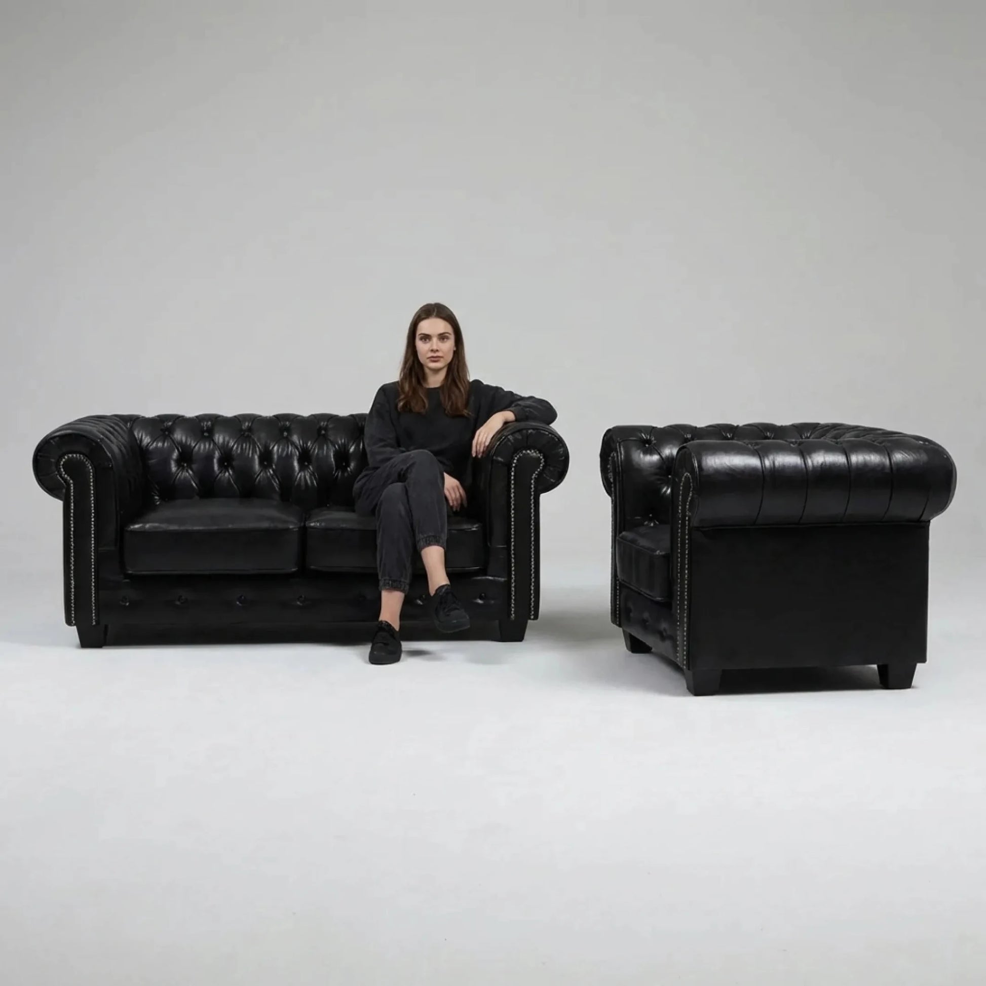 chesterfield-black-leather-antique-2-1-seater-sofa-set