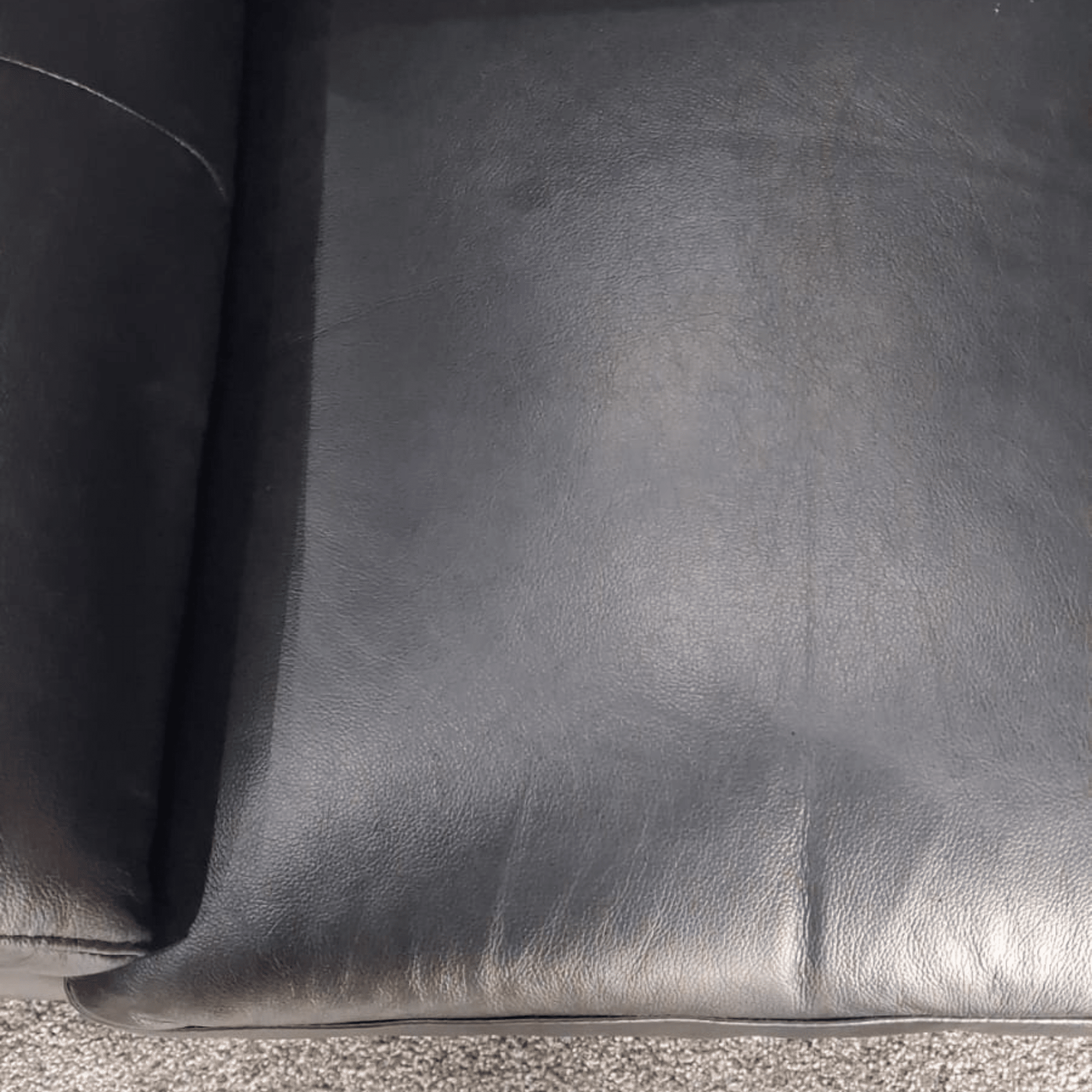 Outlet Dalmore Genuine Leather Black Armchair - Furniture Instore