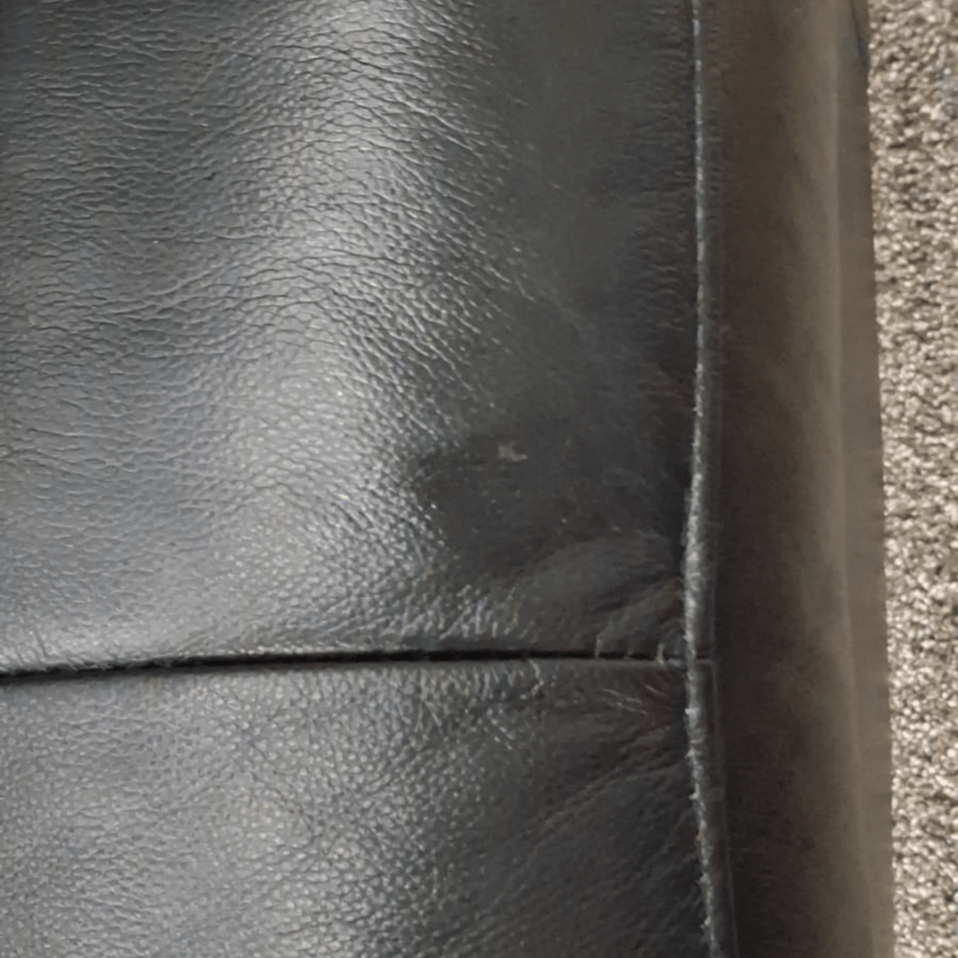 Outlet Dalmore Genuine Leather Black Armchair - Furniture Instore