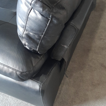 close up of outlet leather 3 seater sofa