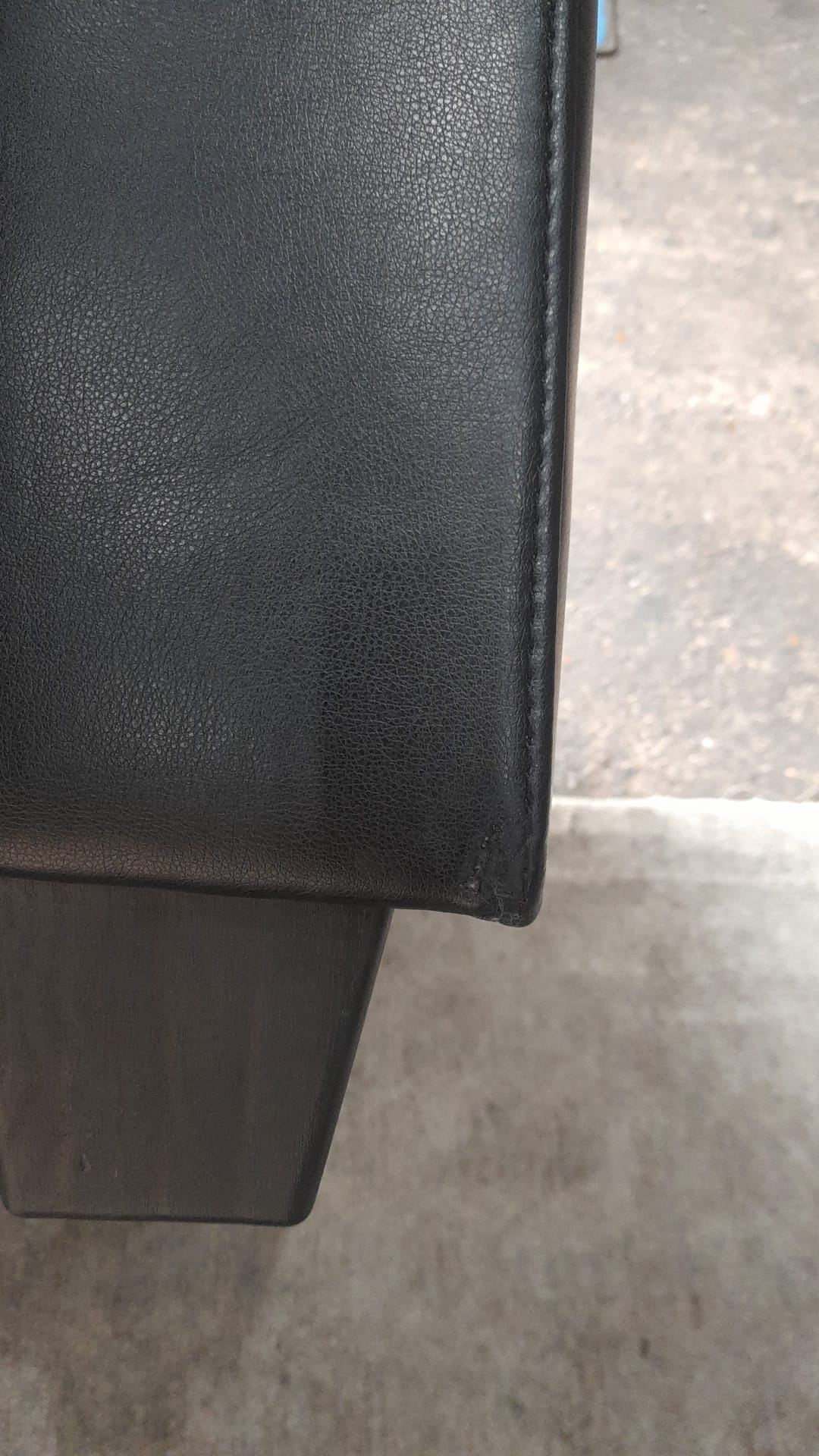 Outlet Valerie Black Leather 3 Seater Sofa - Furniture Instore