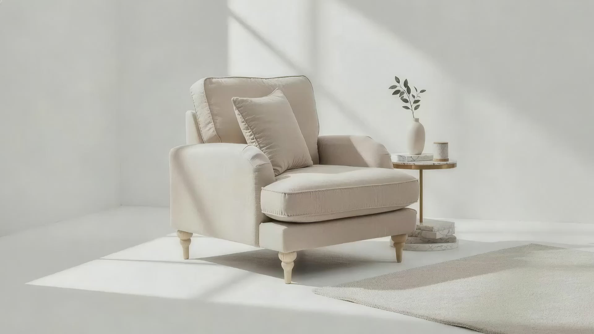 Video of single chair Livie